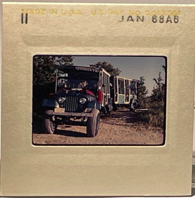 1968-chevron-island-tour-jeep-slide-9