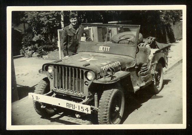 1946-stuttgart-germany-man-jeep