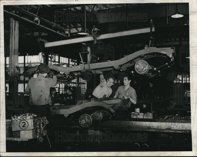 1942-assembly-line-photo1