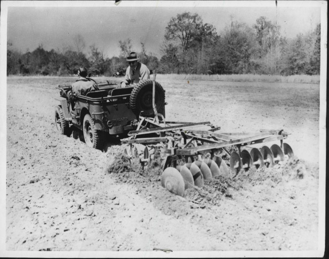 1945-07-10-cj2a-vec-plowing1