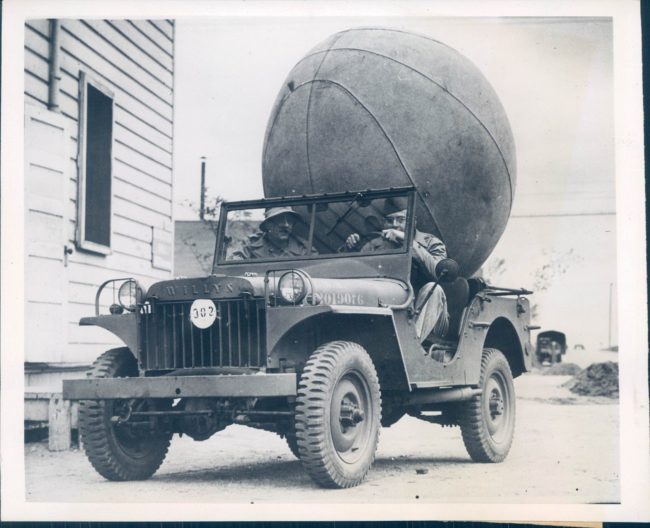 1942-09-25-push-ball-game-willys-ma1