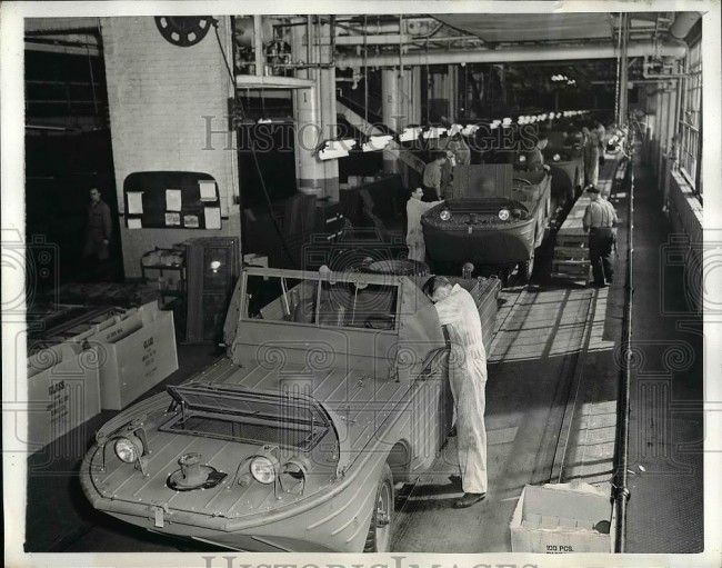 1943-03-16-gpa-production-line1