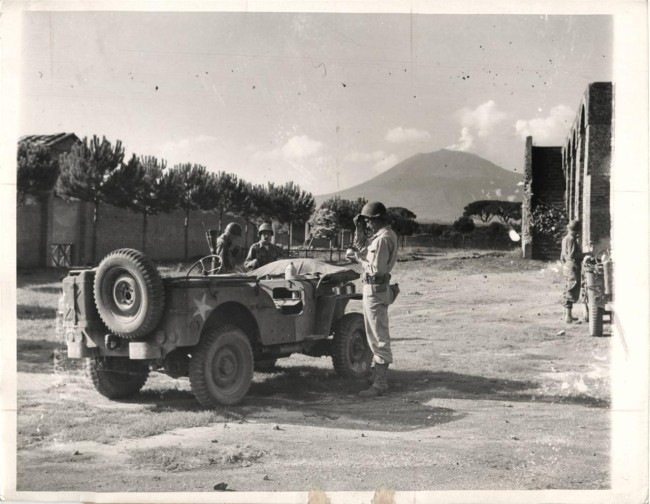 1943-10-09-italy-pompei1