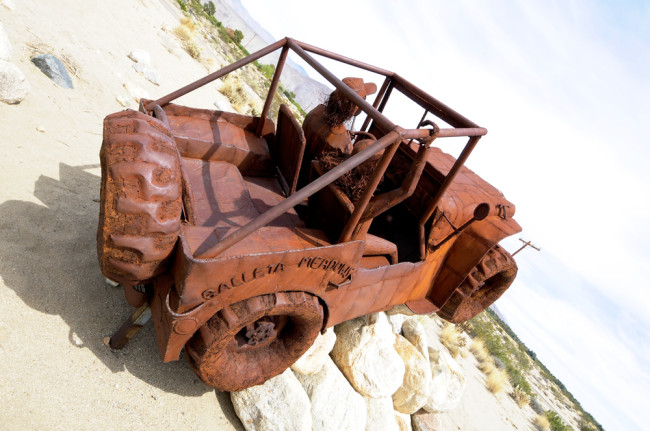 2014-04-02-borrego-sculptures-jeep6