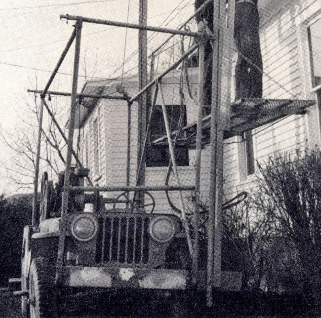 1955-05-willys-news-scaffolding-photo-pg2