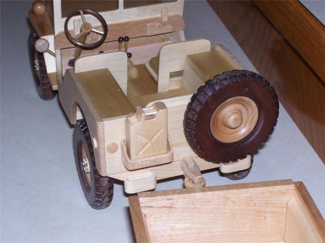 wooden-jeep-and-trailer3
