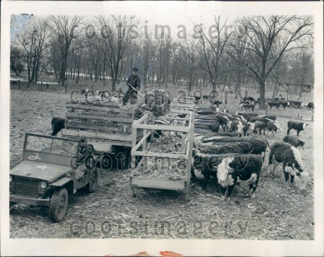 1944-01-20-fordgp-hauling-hay-lake-geneva1