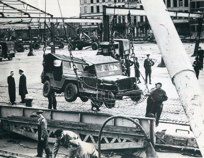 1945-10-31-reconditioned-jeeps-belgium1