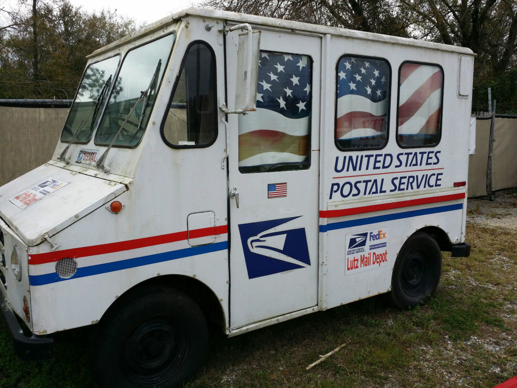 1984-postal-van