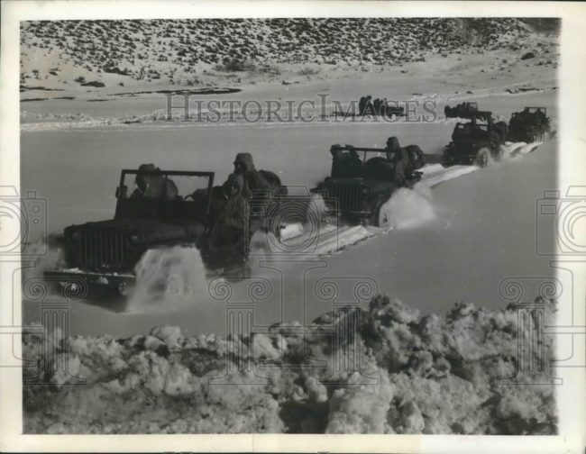 1942-12-23-camp-hale-snow-jeeps3