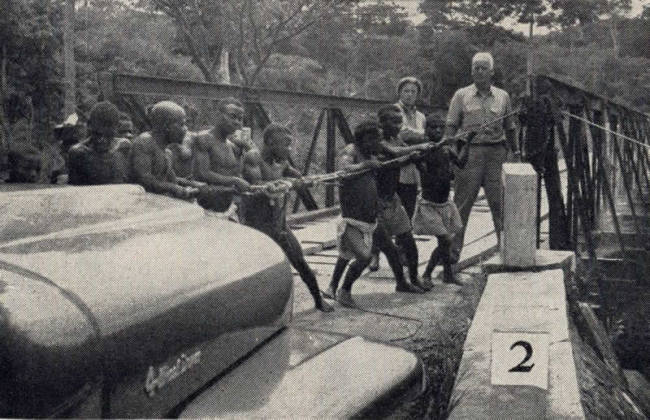 1955-09-willys-news-africa-tarzan2