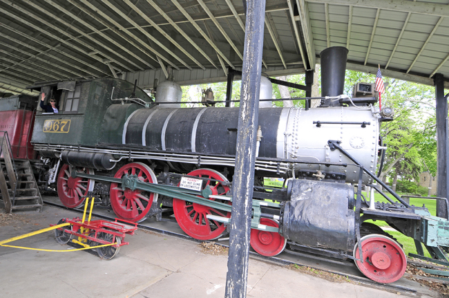 2015-05-25-pioneervillage-train