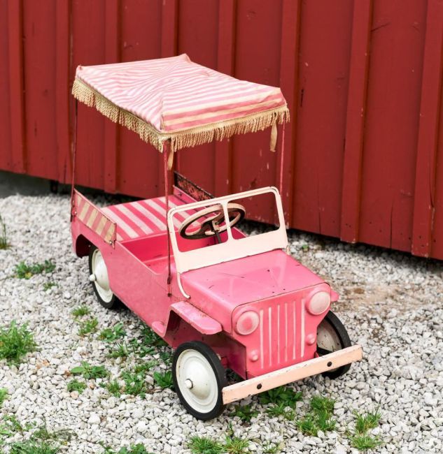 pink-surrey-pedal-jeep