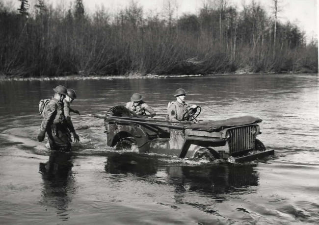 1942-02-04-floating-jeep1
