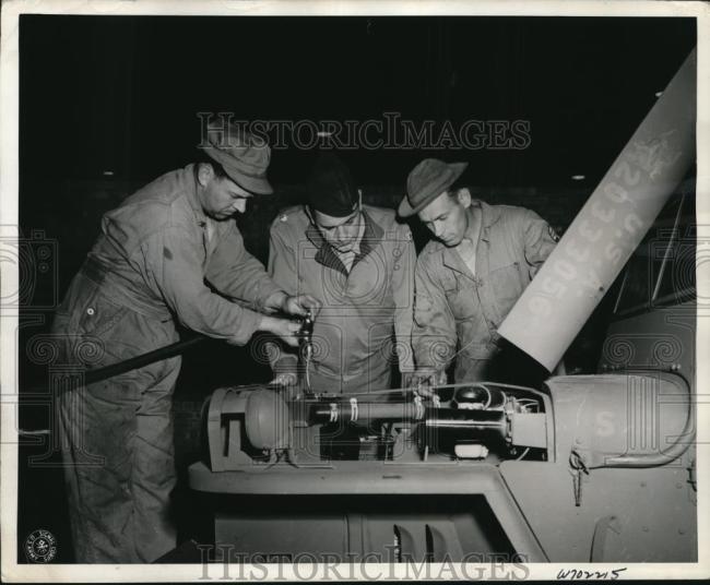 1943-11-03-assembly-line-england1