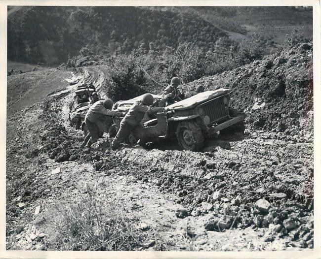 1944-10-10-italy-jeep-mud1