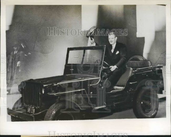 1945-06-12-donald-lomax-drives-jeep-work-ny1