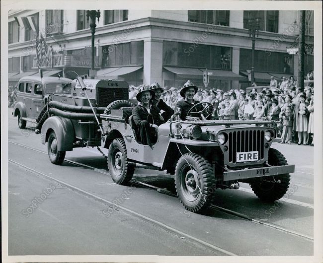 parade-wwii-fire-jeep