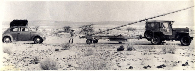 1956-02-globetrotter-african-sail-jeep0