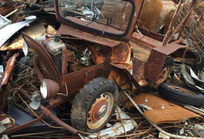 odd-vehicle-junkyard
