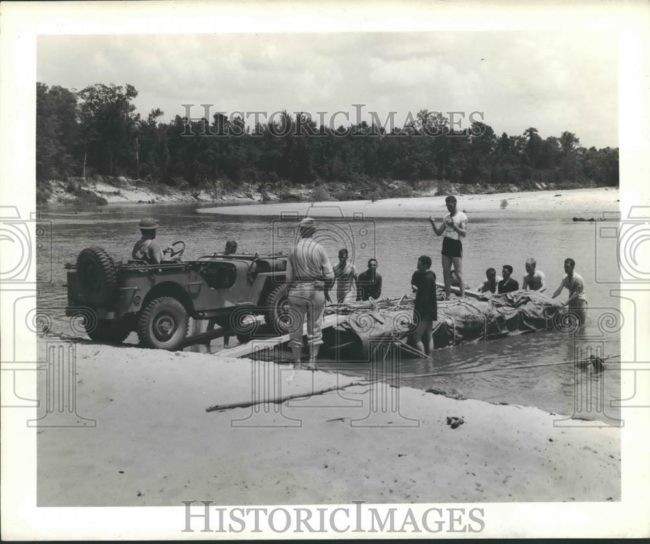 1940-wrong-date-jeep-beach1