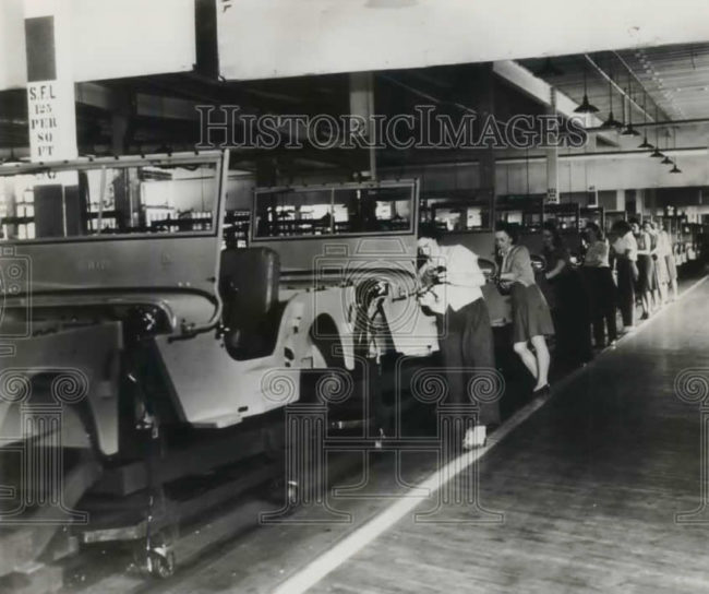 1945-07-26-cj2as-on-production-line1