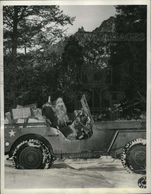 1943-12-21-santa-jeep1