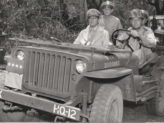 1944-02-17-mcarthur-newguinea1