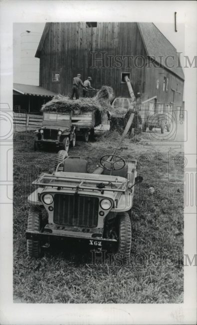 1945-07-19-jeep-farming-press-photo1