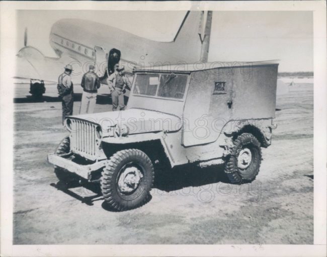 1944-08-20-alaska-jeep-wood-top1