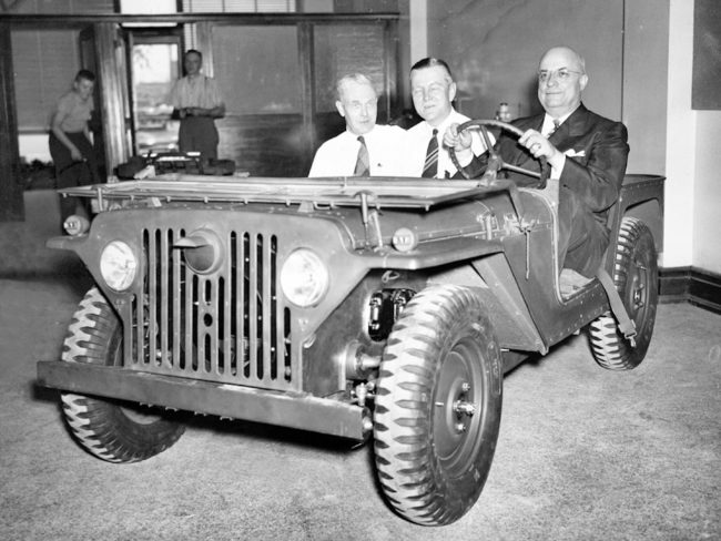Henry-Kaiser-in-Jeep 2