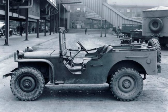 18-1940-ford-budd-comparison