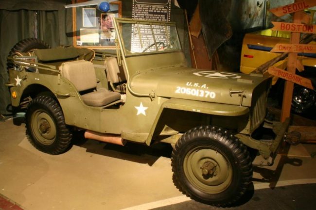 1941-willys-jeep-sinatra-burt-reynolds
