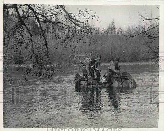 1942-02-06-floating-jeep1