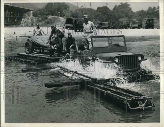 1942-07-03-jeep-raft-test1
