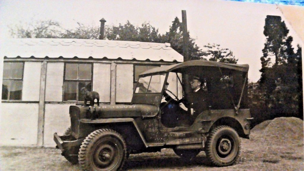 1944-jeep-welsh-terrior-hood1