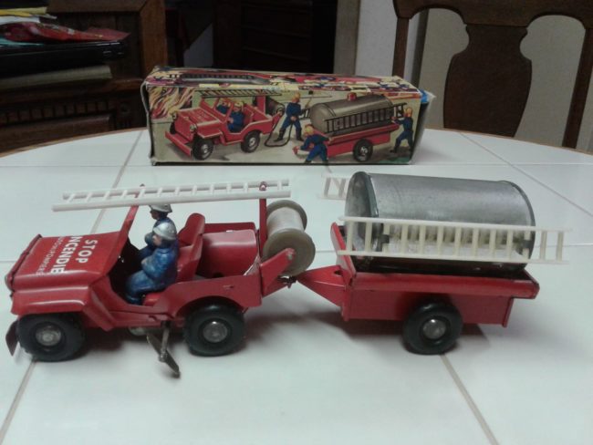 french-windup-fire-jeep-toy4
