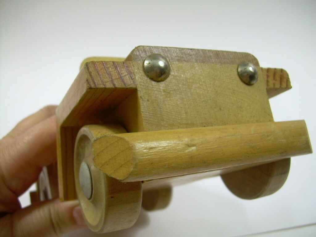 wood-toy-car-possibly-kempro1