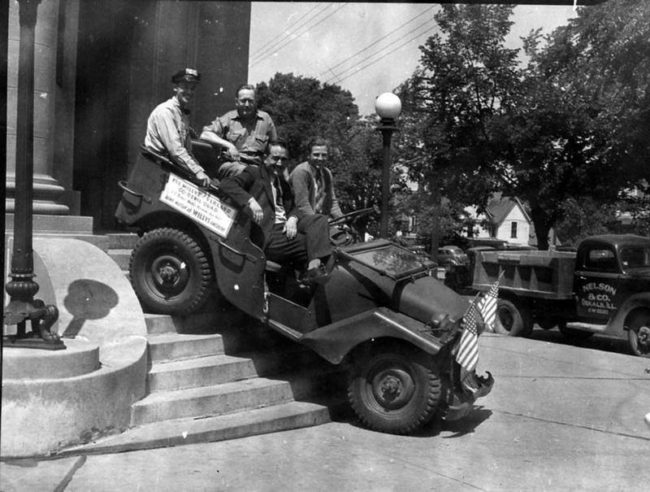1941-willys-quad-steps