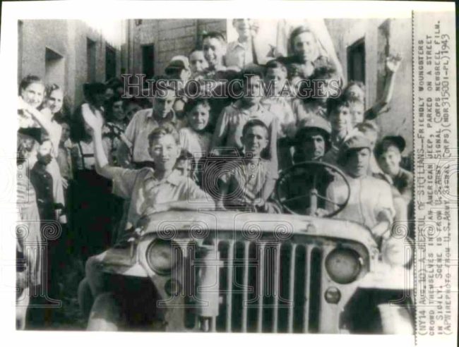 1943-08-16-kids-sicily-jeep1