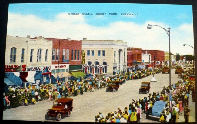 1940s-rocky-ford-parade-postcard1