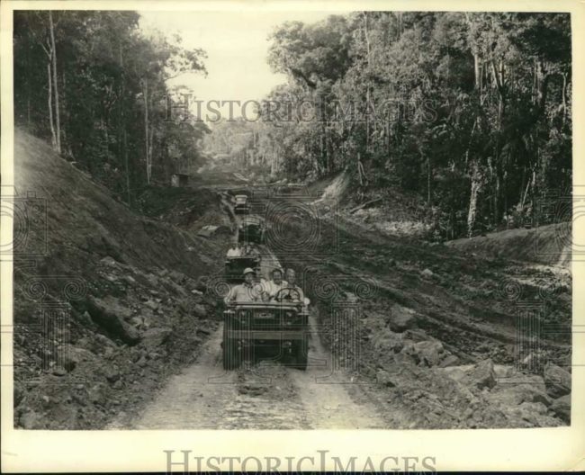 1942-02-06-panama-road1