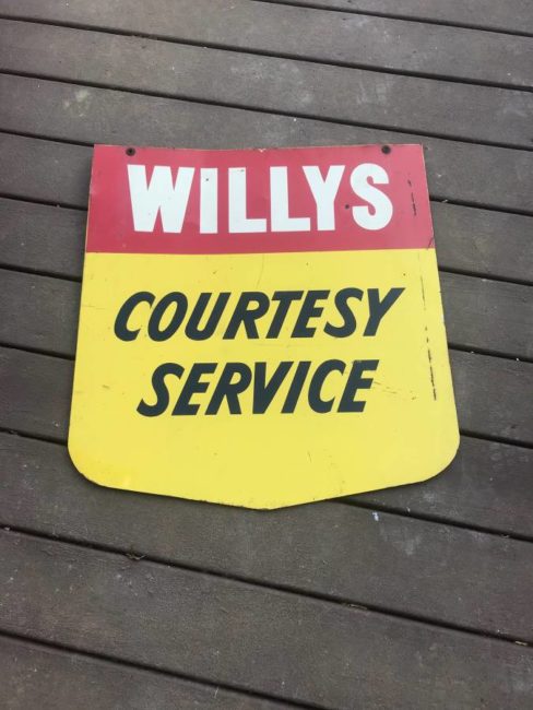 wiillys-courtesy-sign