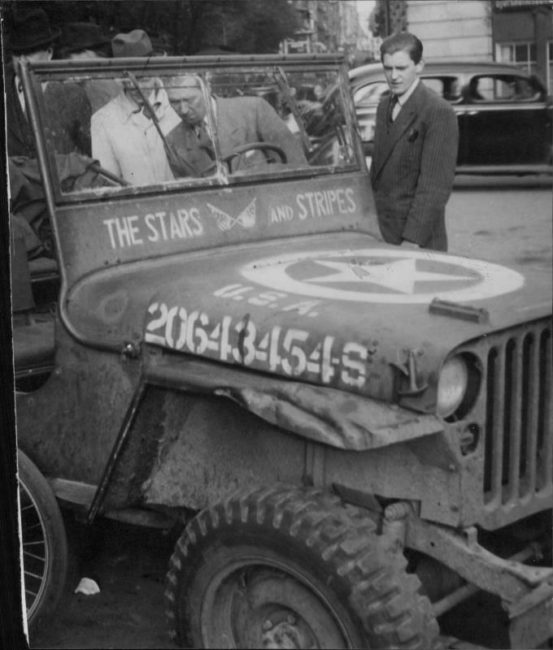 1945-05-29-stars-stripes-jeep1