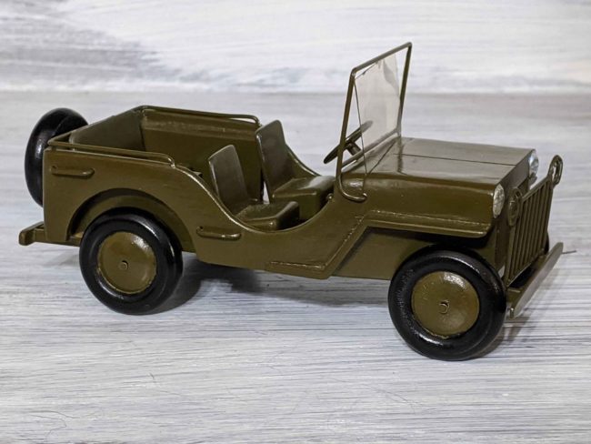 1940s-army-jeep-model-goodyear-az01