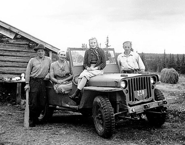 1947-swedish-family-jeep