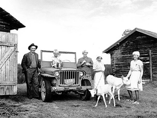 1947-swedish-family-jeep2