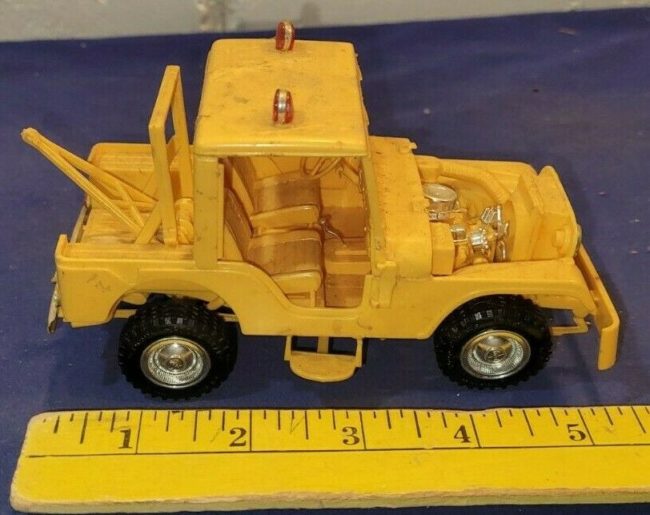 model-yellow-tow-jeep-push-bumper-cj5-0