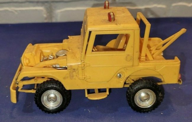 model-yellow-tow-jeep-push-bumper-cj5-1